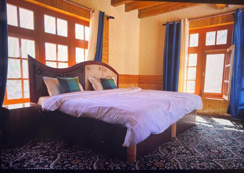 Guru View Home Stay Padam Eksteriør billede